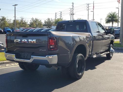 2025 RAM 3500 Tradesman Crew Cab 4x4 8' Box