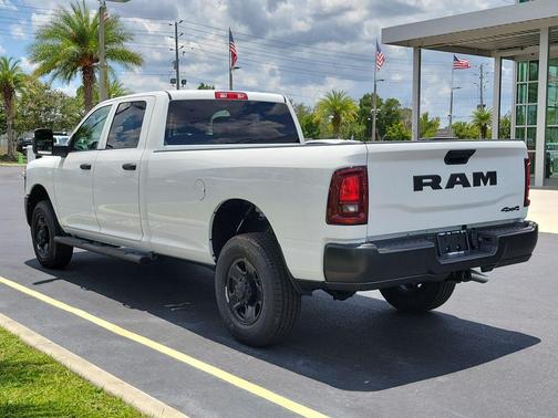 Bright White Clearcoat 2026 RAM 2500 Tradesman Crew Cab 4x4 8' Box