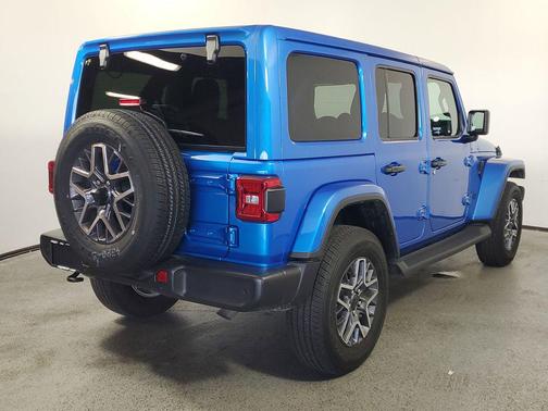 2025 Jeep Wrangler 4-Door Sahara 4x4