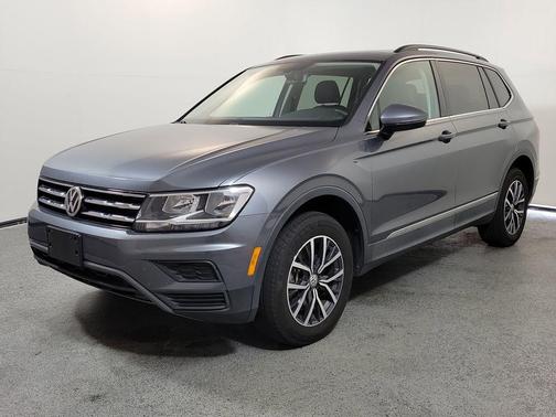 Platinum Gray Metallic 2020 Volkswagen Tiguan 2.0T SE 4MOTION