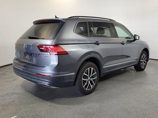 Platinum Gray Metallic 2020 Volkswagen Tiguan 2.0T SE 4MOTION