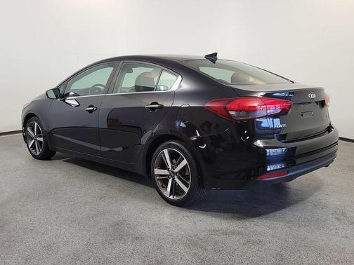 Aurora Black 2017 Kia Forte EX