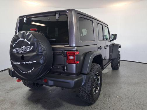 Granite Crystal Metallic Clearcoat 2026 Jeep Wrangler Rubicon