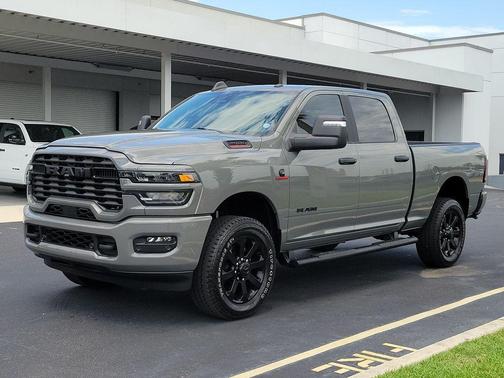 Ceramic Gray Clearcoat 2026 RAM 2500 Big Horn Crew Cab 4x4 6'4' Box