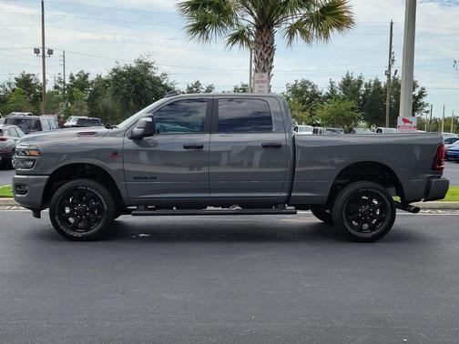 Ceramic Gray Clearcoat 2026 RAM 2500 Big Horn Crew Cab 4x4 6'4' Box