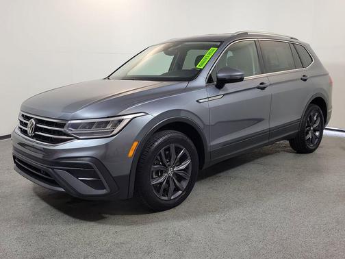 Pyrite Silver Metallic 2023 Volkswagen Tiguan 2.0T SE
