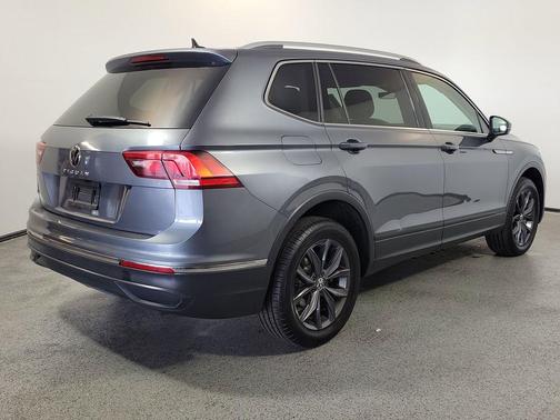 Pyrite Silver Metallic 2023 Volkswagen Tiguan 2.0T SE