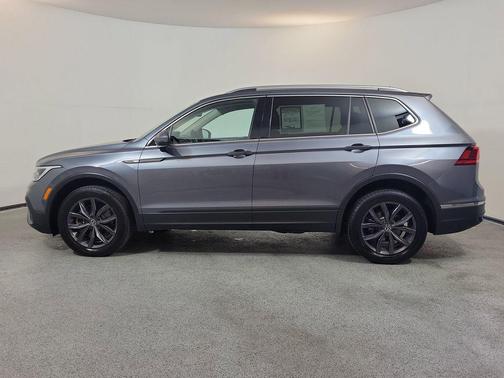 Pyrite Silver Metallic 2023 Volkswagen Tiguan 2.0T SE