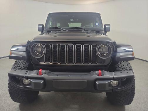 Black Clearcoat 2025 Jeep Wrangler Rubicon