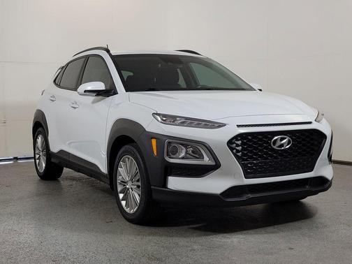 Chalk White 2021 Hyundai KONA SEL