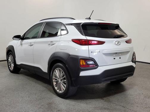 Chalk White 2021 Hyundai KONA SEL