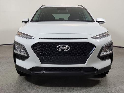 Chalk White 2021 Hyundai KONA SEL