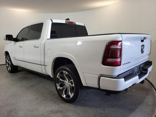 Ivory White Tri-Coat Pearlcoat 2019 RAM 1500 Limited