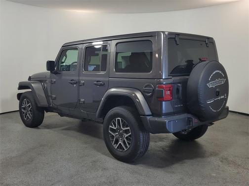 2025 Jeep Wrangler 4-Door Sahara 4x4