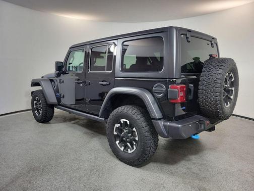Black Clearcoat 2025 Jeep Wrangler 4xe Rubicon