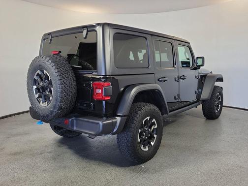 Black Clearcoat 2025 Jeep Wrangler 4xe Rubicon