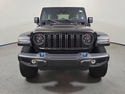 Black Clearcoat 2025 Jeep Wrangler 4xe Rubicon