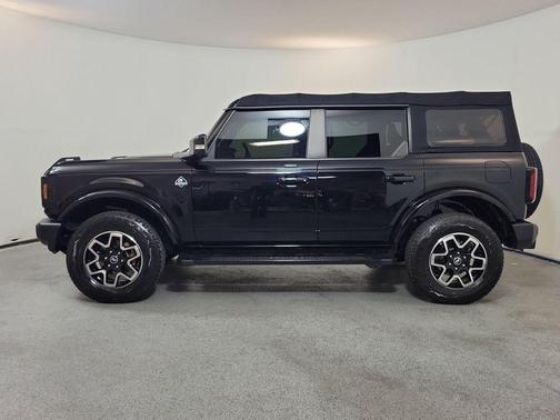 Shadow Black 2021 Ford Bronco Outer Banks