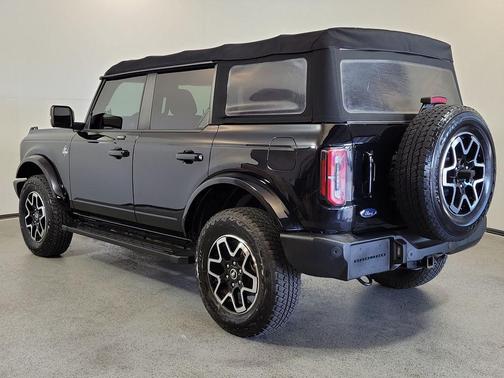 Shadow Black 2021 Ford Bronco Outer Banks
