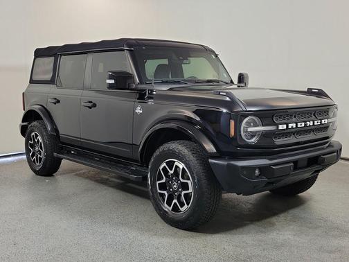 Shadow Black 2021 Ford Bronco Outer Banks
