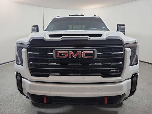 Summit White 2024 GMC Sierra 2500 AT4