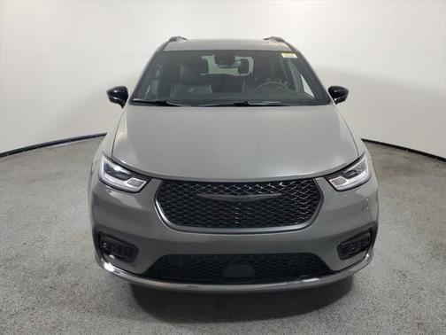 2025 Chrysler Pacifica Hybrid Premium S Appearance Pkg