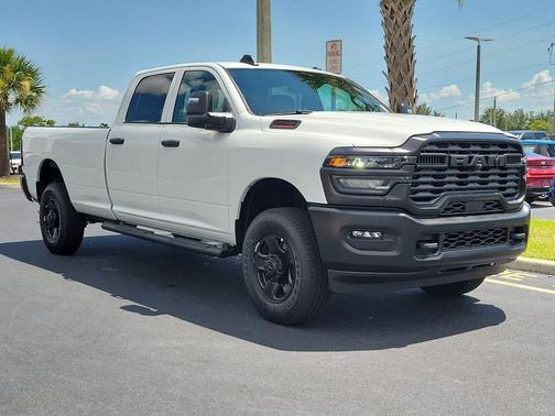 Bright White Clearcoat 2026 RAM 2500 Tradesman Crew Cab 4x4 8' Box