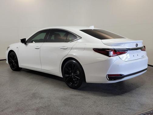 Ultra White 2024 Lexus ES 300h F SPORT Handling