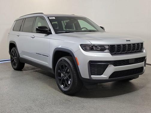 Silver Zynith 2026 Jeep Grand Cherokee L Altitude