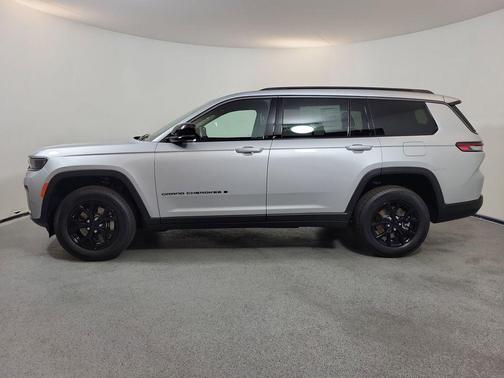 Silver Zynith 2026 Jeep Grand Cherokee L Altitude