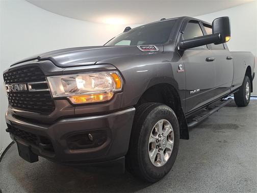 2022 RAM 3500 Big Horn Crew Cab 4x4 8' Box