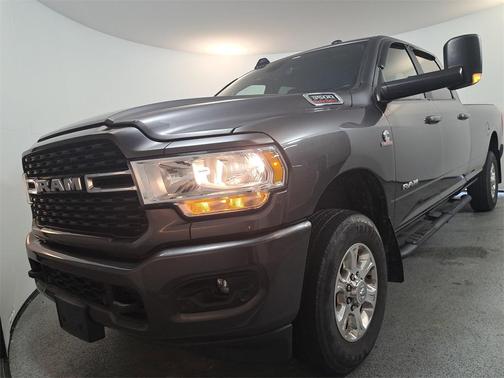 2022 RAM 3500 Big Horn Crew Cab 4x4 8' Box