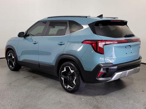 Pluton Blue 2024 Kia Seltos EX
