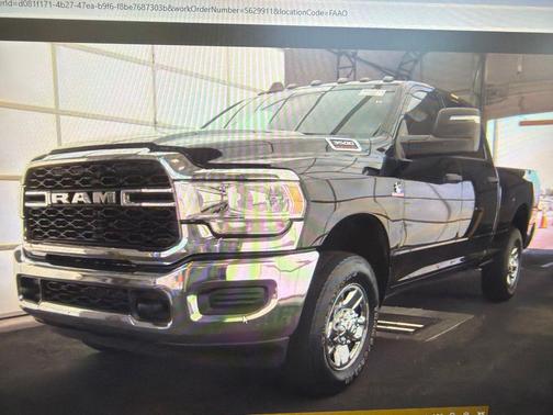 Diamond Black Crystal Pearlcoat 2024 RAM 3500 Tradesman