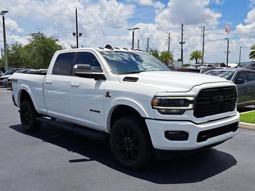 2020 RAM 2500 Laramie Crew Cab 4X4 6'4' Box