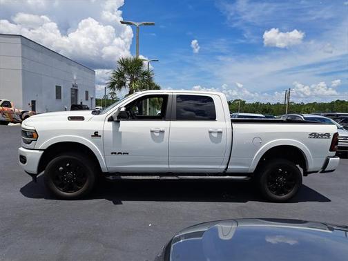2020 RAM 2500 Laramie Crew Cab 4X4 6'4' Box