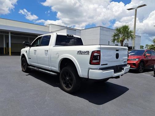 2020 RAM 2500 Laramie Crew Cab 4X4 6'4' Box