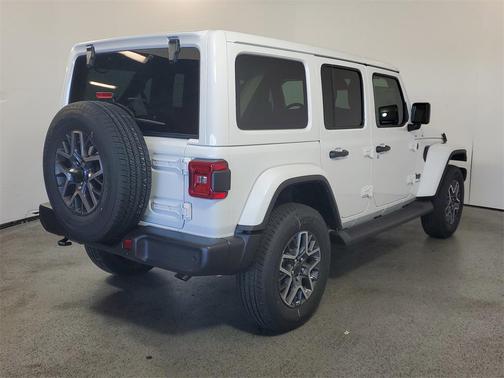 2026 Jeep Wrangler 4-Door Sahara 4x4