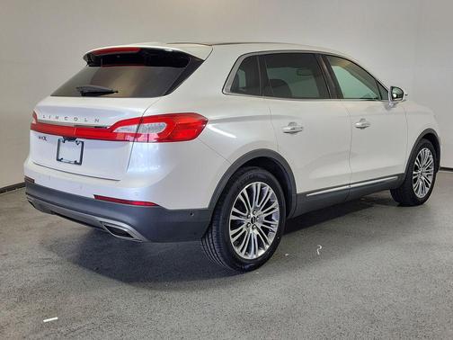 White Platinum Metallic Tri-Coat 2016 Lincoln MKX Reserve