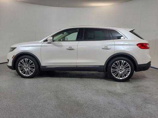 White Platinum Metallic Tri-Coat 2016 Lincoln MKX Reserve