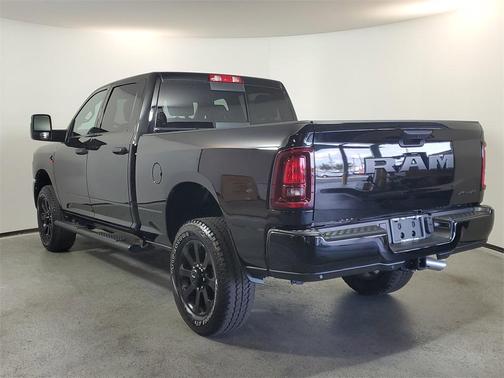 2026 RAM 2500 Tradesman Crew Cab 4x4 6'4' Box