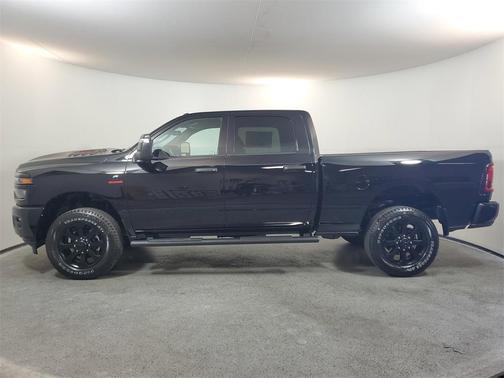 2026 RAM 2500 Tradesman Crew Cab 4x4 6'4' Box