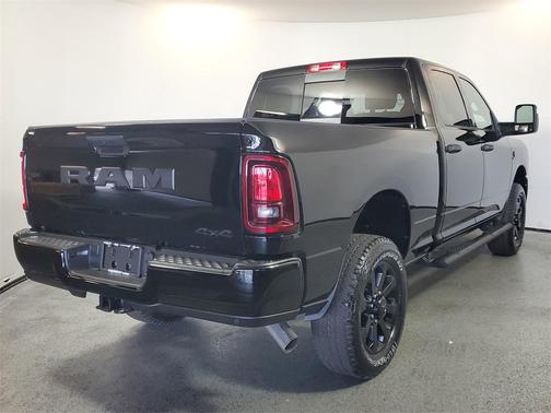 2026 RAM 2500 Tradesman Crew Cab 4x4 6'4' Box