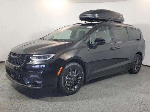 2025 Chrysler Pacifica L