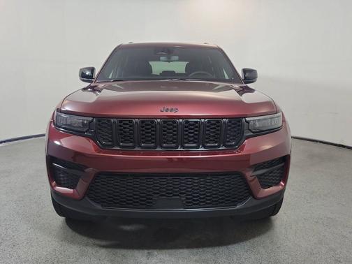 Velvet Red Pearlcoat 2023 Jeep Grand Cherokee Altitude