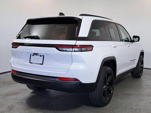 bright white clearcoat 2026 Jeep Grand Cherokee Limited