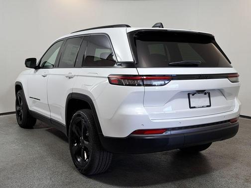 bright white clearcoat 2026 Jeep Grand Cherokee Limited