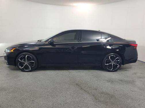 2025 Nissan Altima SR FWD