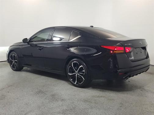 2025 Nissan Altima SR FWD