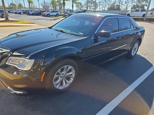 2019 Chrysler 300 Touring